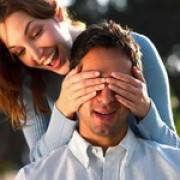 Что подарить на праздник?